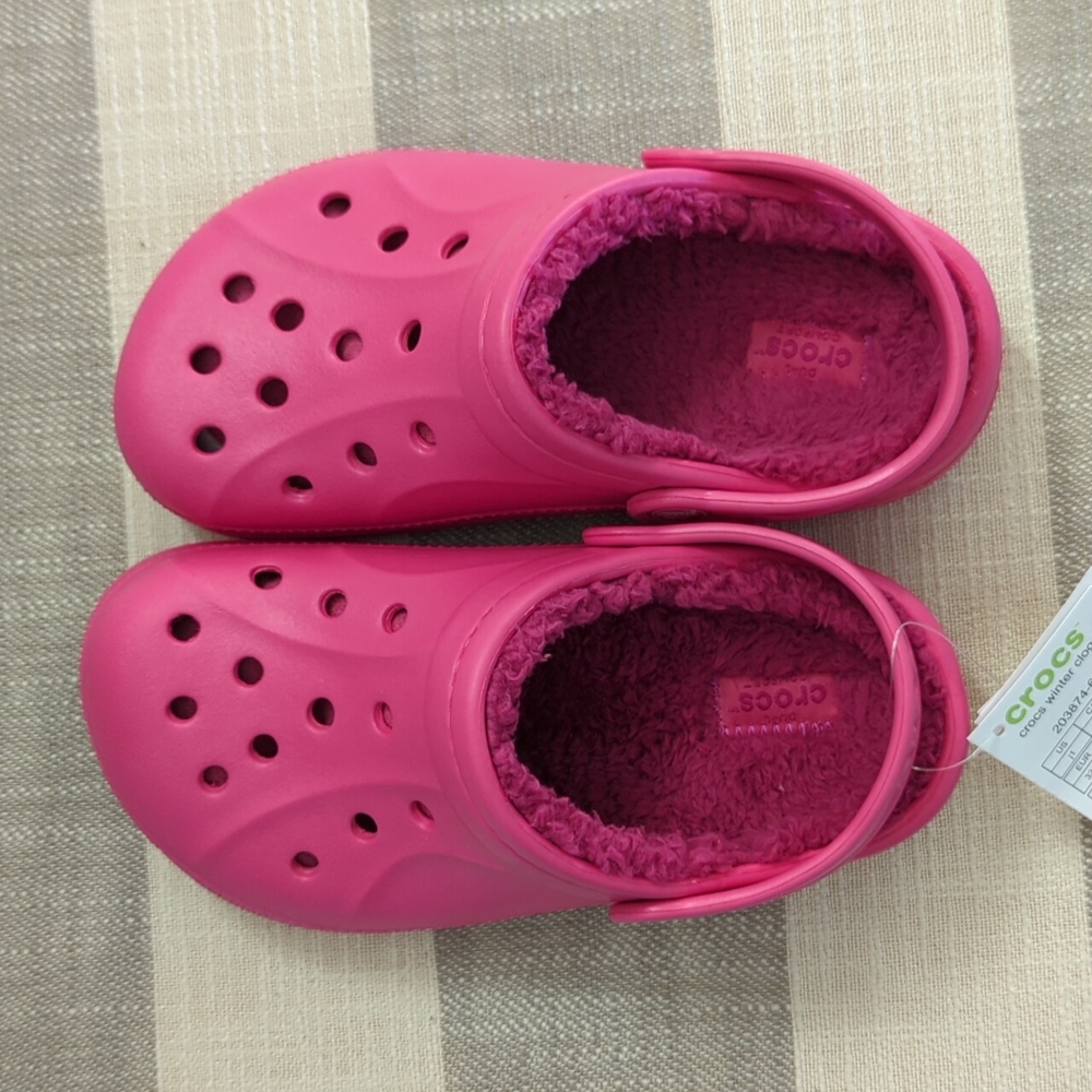 NWT Girls Fuzzy Lined Crocs